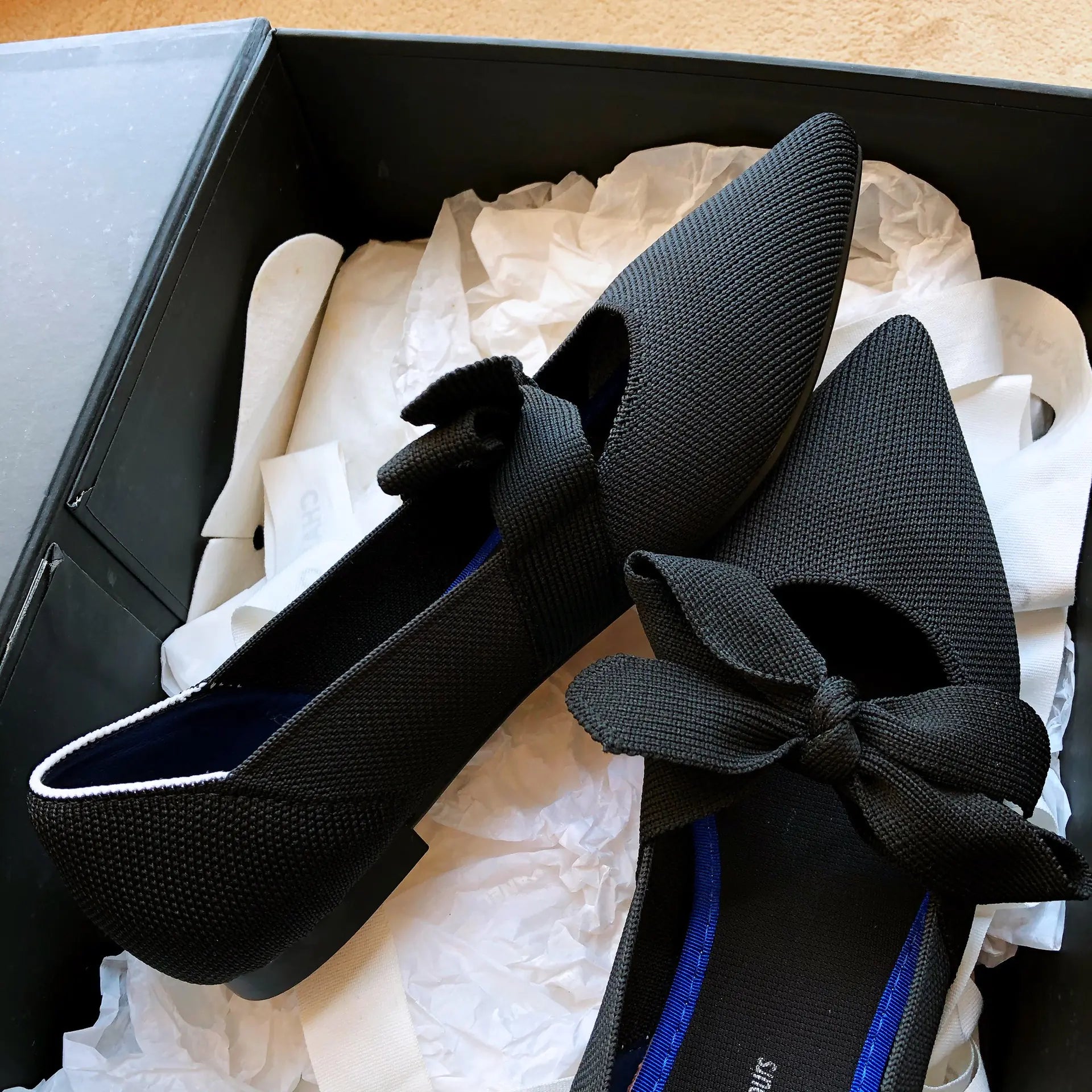 Chic Bow Point Flats