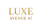 LUXE AVENUE 47 블랙 배경 골드 메탈릭 로고